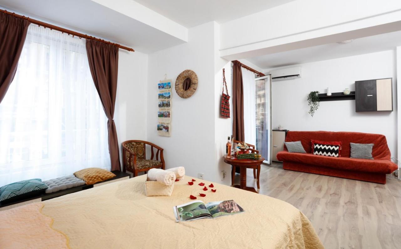 Traditional Romanian Apartments บูคาเรสต์ ภายนอก รูปภาพ