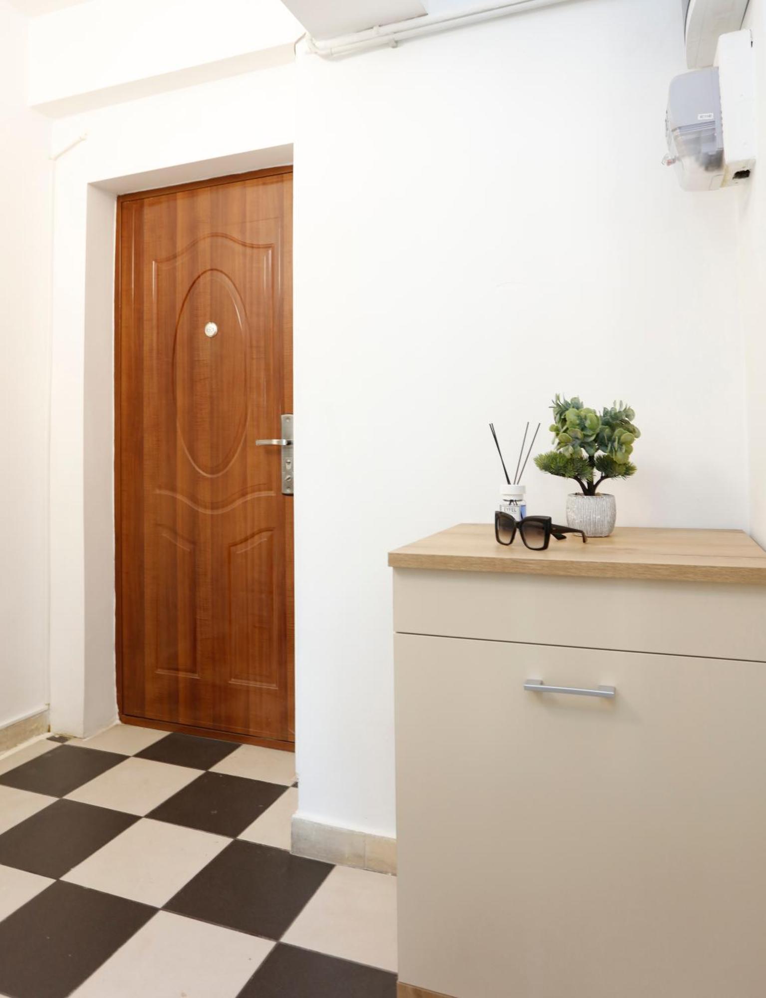 Traditional Romanian Apartments บูคาเรสต์ ภายนอก รูปภาพ
